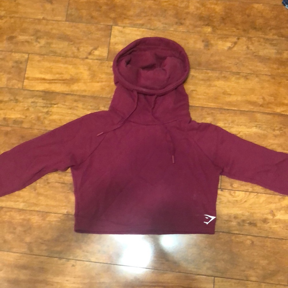 Gym shark crop top pullover